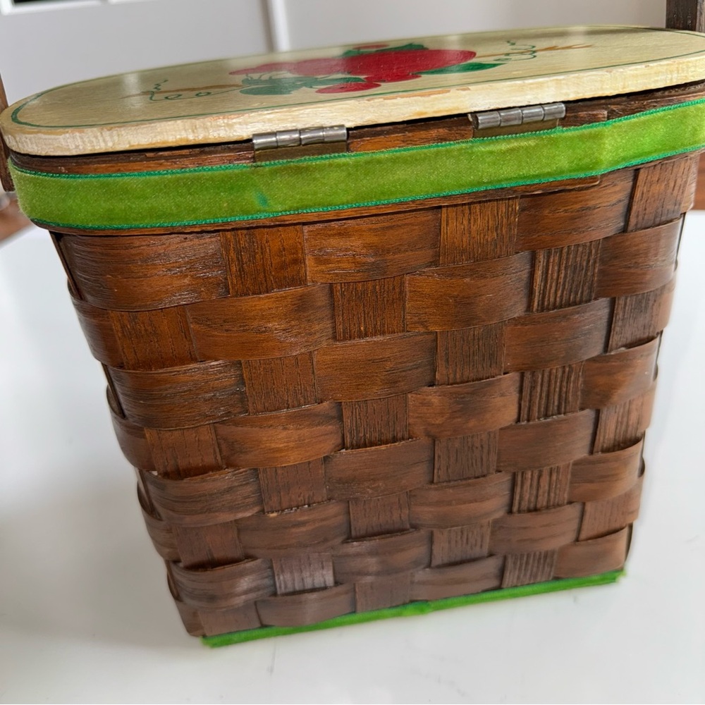 Vintage Wood Wicker Weaved Basket Purse Handed Painted Signed Apples - Picture 9 of 11